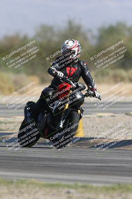 media/Oct-13-2025-Moto Forza (Mon) [[a66d839500]]/3-B Group/Session 3 Turn 2/